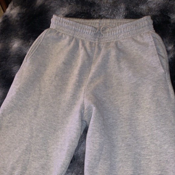 Womens xs uniqlo sweatpants - Picture 2 of 7